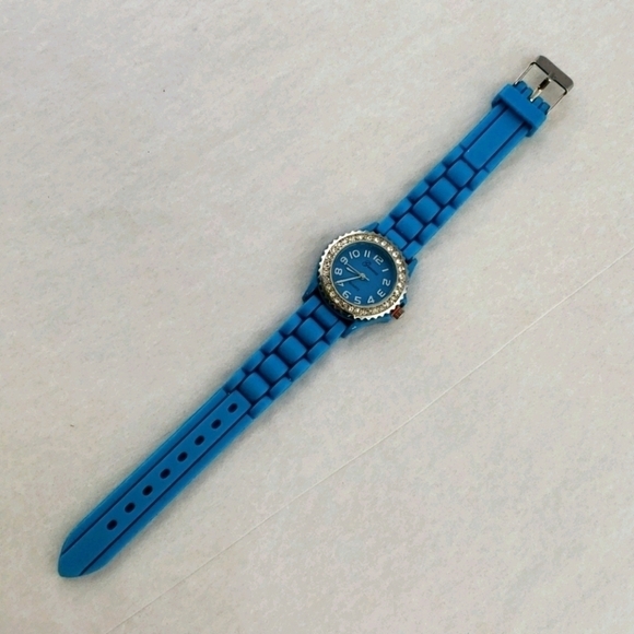 GENEVA Quartz Watch Unused NWOT
Silicone Blue - Picture 2 of 10